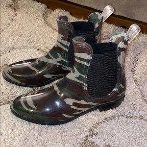 Camo rainboots